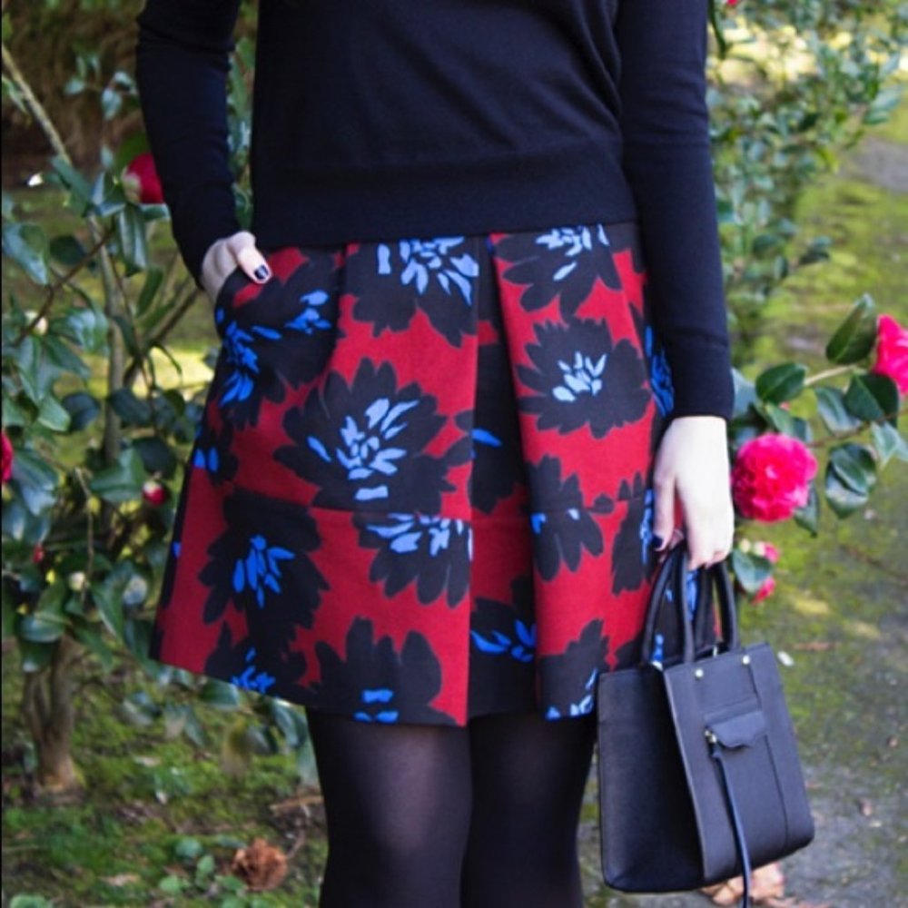 GORGEOUS Women's J. CREW Size 2 Firework Floral Skirt
